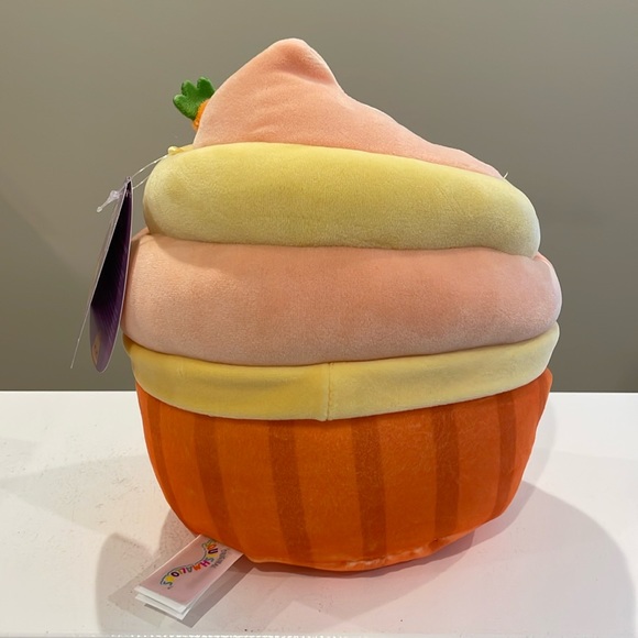NWT 8” Keisha the Carrot Cake Cupcake Easter Squishmallow - Picture 4 of 6